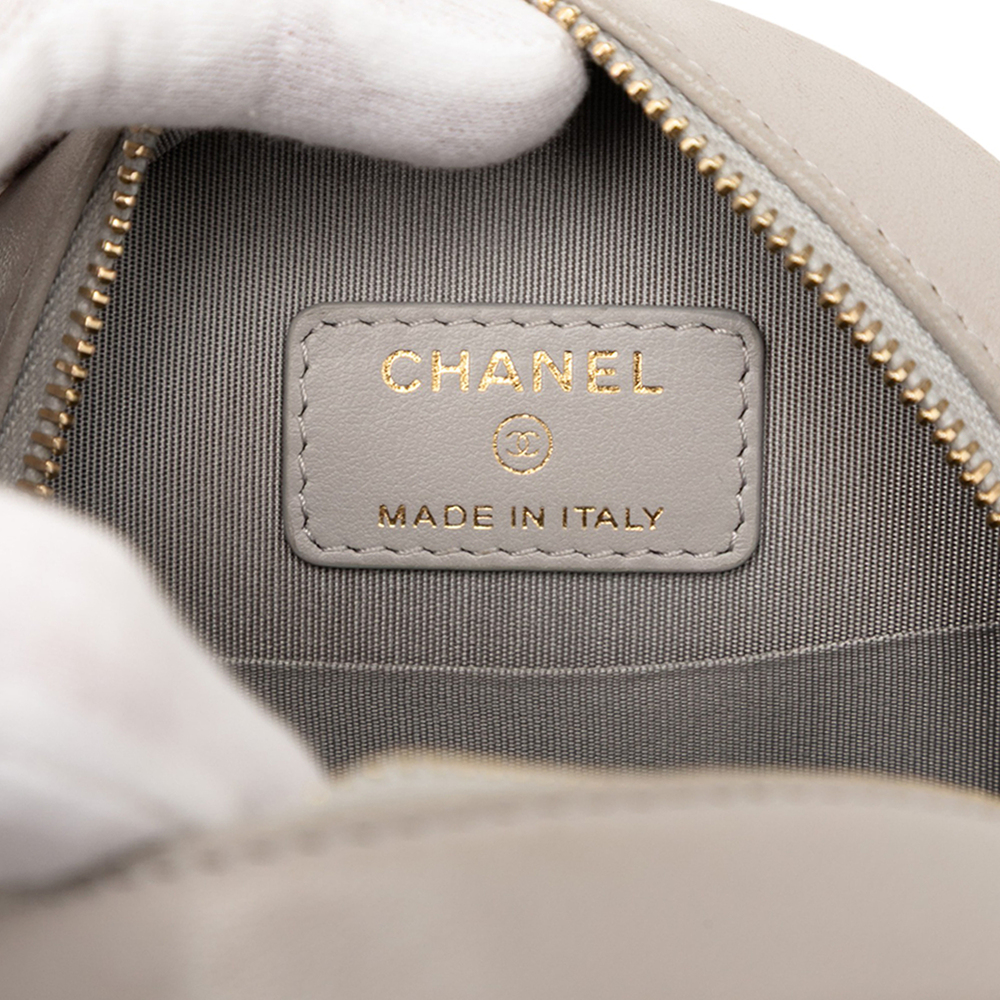 Pre-Loved Chanel Lambskin 19 Round Clutch with Chain - Picture 5 of 7